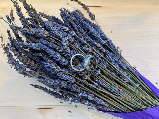 Lavender at Weddings: Benefits of Lavender for Brides, Grooms, and Wedding Guests
